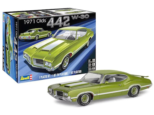 Level 5 Model Kit 1971 Oldsmobile 442 W-30 1/25 Scale Model by Revell Revell