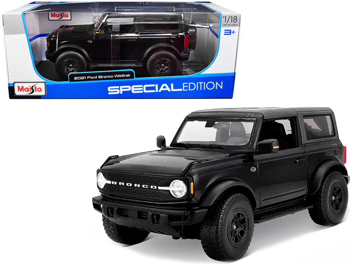 2021 Ford Bronco Wildtrak Black Metallic with Dark Gray Top "Special Edition" 1/18 Diecast Model Car by Maisto Maisto