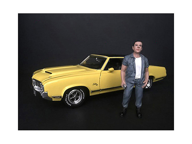 "Hanging Out II" Beto Figurine for 1/24 Scale Models by American Diorama-0