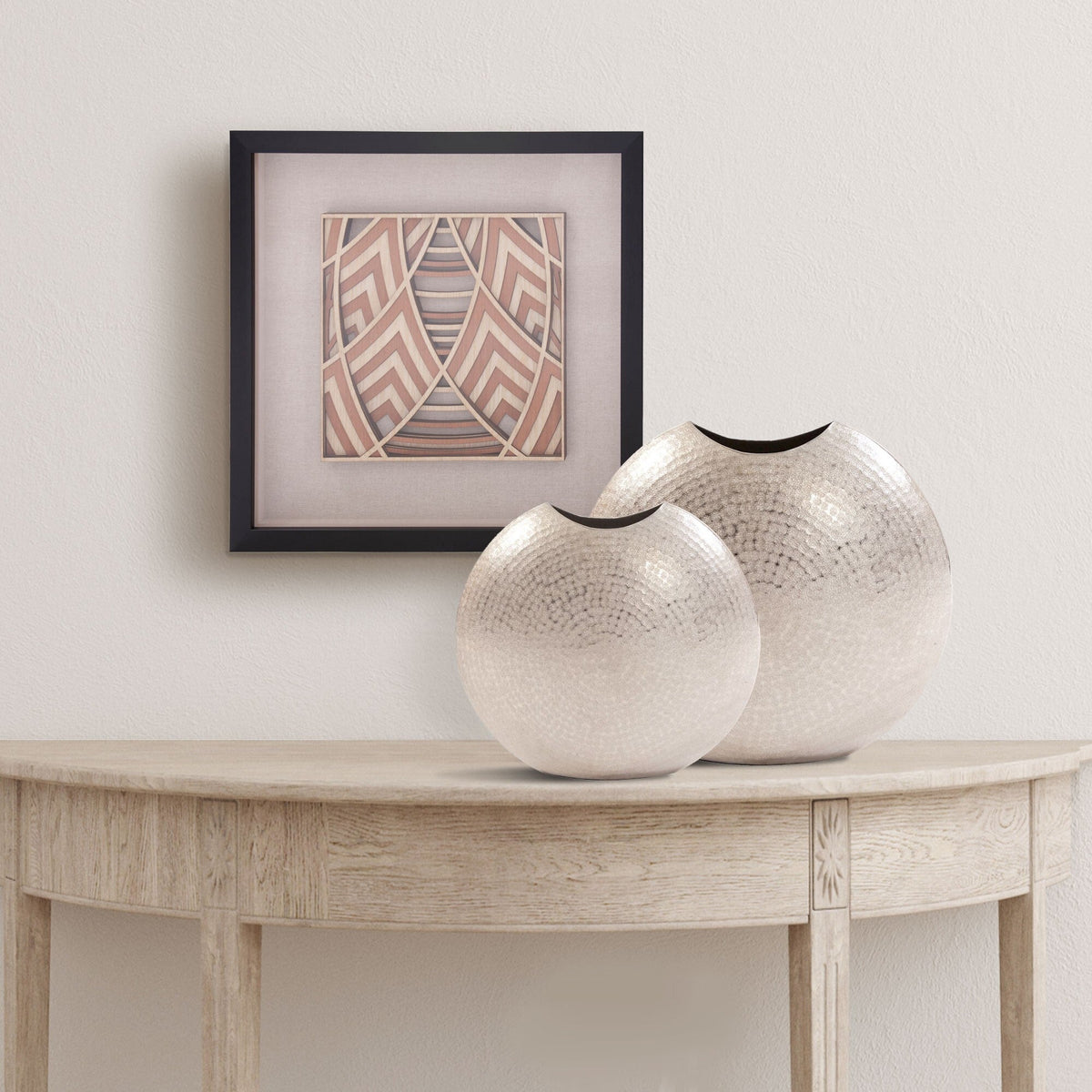 14" Silver Hammered Round Aluminum Table Vase W2B
