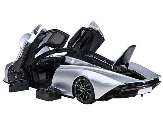 McLaren Speedtail Supernova Silver Metallic with Black Top and Suitcase Accessories 1/18 Model Car by Autoart-1