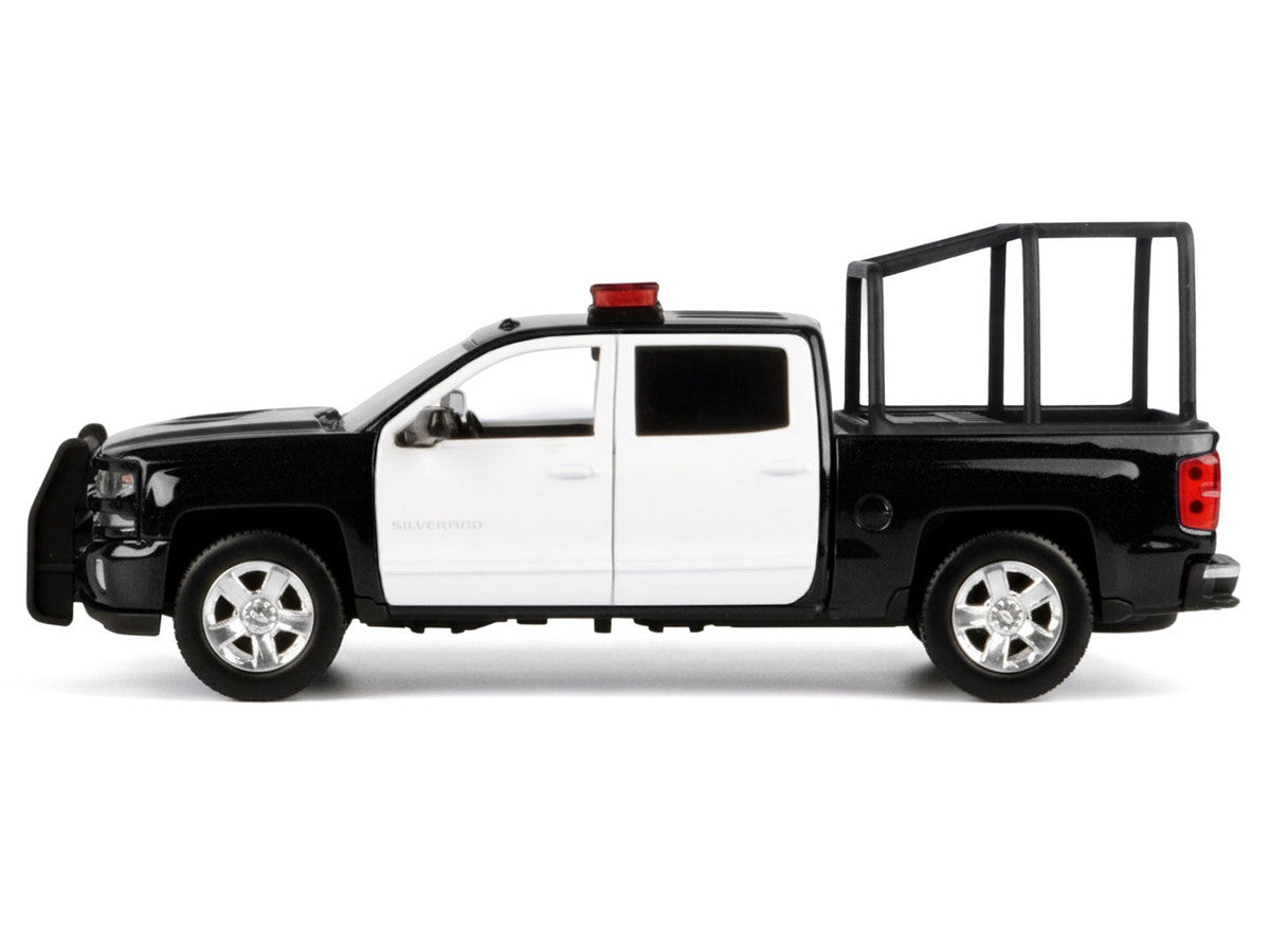 2017 Chevrolet Silverado 1500 LT Z71 Crew Cab Pickup Truck with Bed Cage Black and White with Flashing Light Bar and Front and Rear Lights and Sounds 1/27 Diecast Model Car by Motormax Motormax