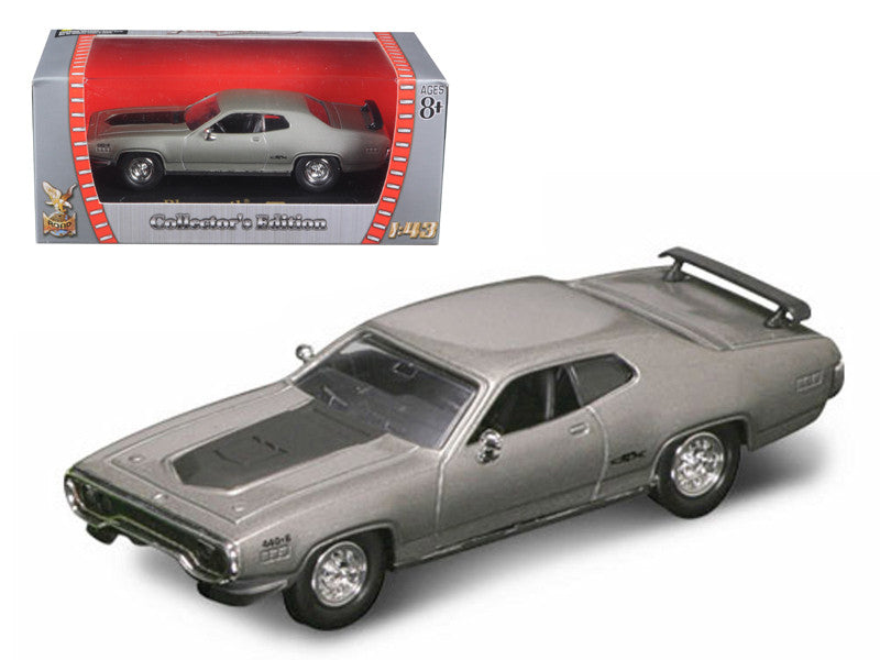 1971 Plymouth GTX 440 6 Pack Silver 1/43 Diecast Model Car by Road Signature Road Signature