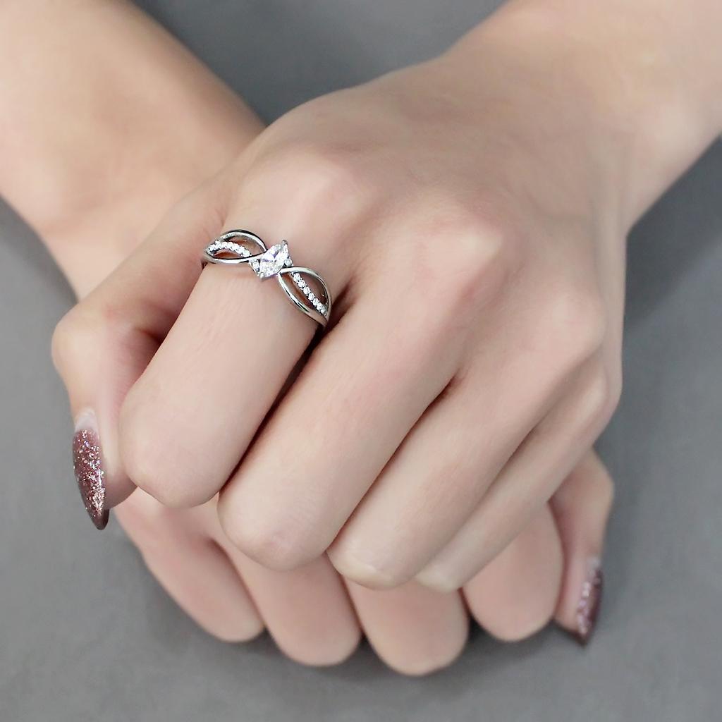 DA262 - High polished (no plating) Stainless Steel Ring with AAA Grade CZ in Clear Alamode