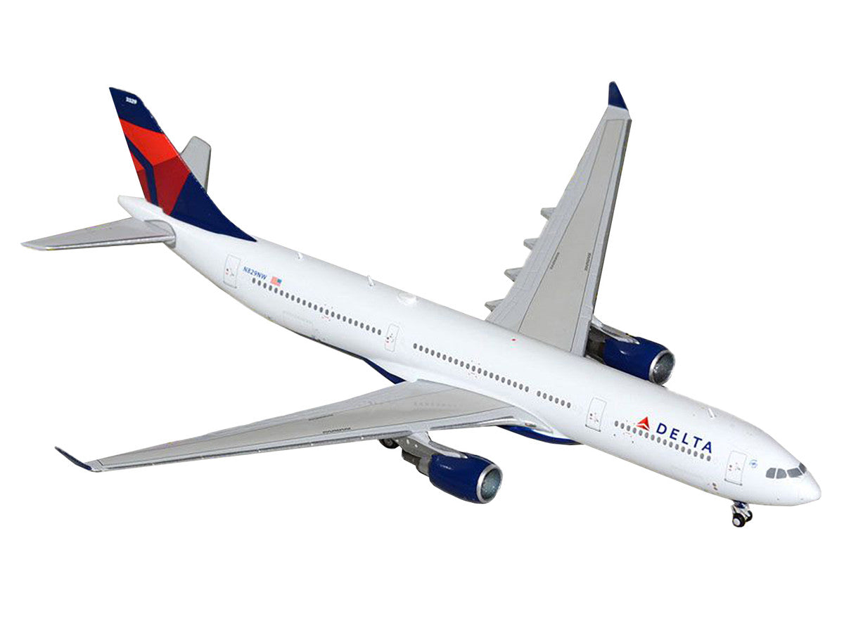 Airbus A330-300 Commercial Aircraft "Delta Air Lines" (N829NW) White with Blue and Red Tail 1/400 Diecast Model Airplane by GeminiJets GeminiJets
