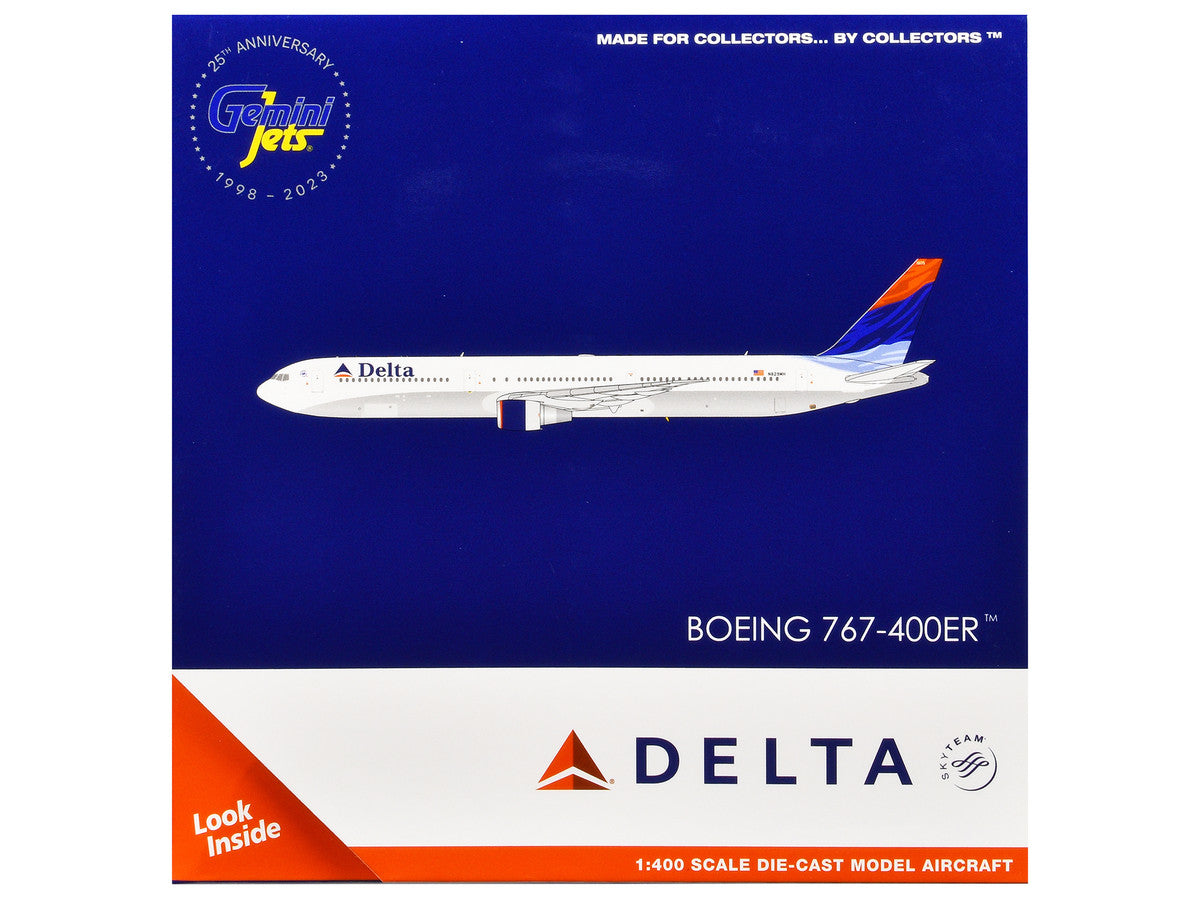 Boeing 767-400ER Commercial Aircraft "Delta Air Lines" (N829MH) White with Red and Blue Tail 1/400 Diecast Model Airplane by GeminiJets GeminiJets