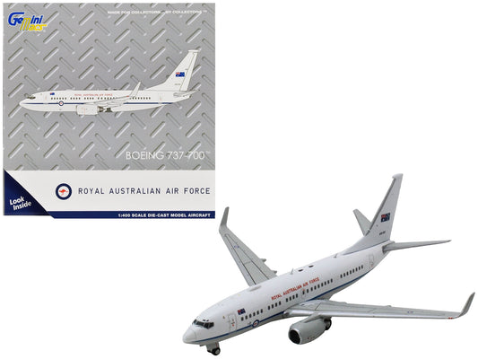 Boeing 737-700 Aircraft "Royal Australian Air Force" (A36-002) White with Blue Stripes "Gemini Macs" Series 1/400 Diecast Model Airplane by GeminiJets W2B