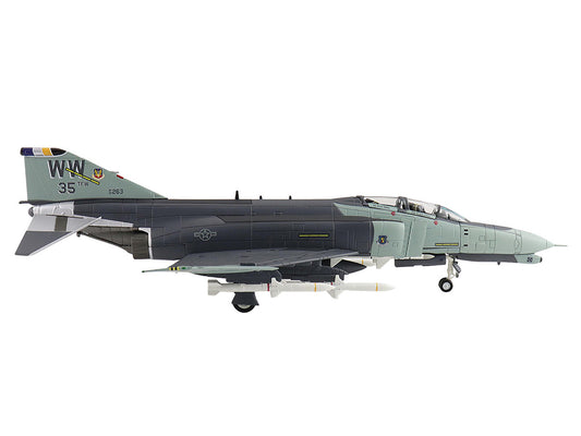 McDonnell Douglas F-4G Phantom II Fighter-Bomber Aircraft "Wild Weasels 69-7253 561st TFS 35th TFW George AFB" (1991) United States Air Force "Air Power Series" 1/72 Diecast Model by Hobby Master-1