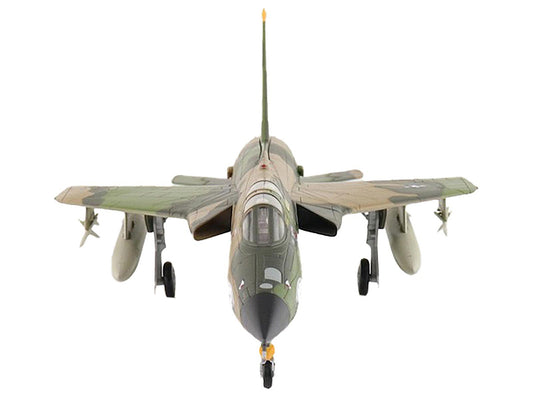 Republic F-105F Thunderchief Fighter-Bomber Aircraft "63-8331 Red River Showboat 354th Tactical Fighter Squadron 355th Tactical Fighter Wing Takhli Royal Thai AFB" United States Air Force "Air Power Series" 1/72 Diecast Model by Hobby Master-1