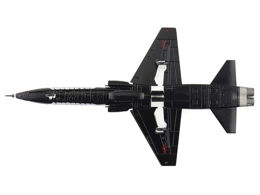 Northrop T-38C Talon Aircraft "65-10331 FAIP Scheme 87th FTS Laughlin AFB" (2021) United States Air Force "Air Power Series" 1/72 Diecast Model by Hobby Master-1