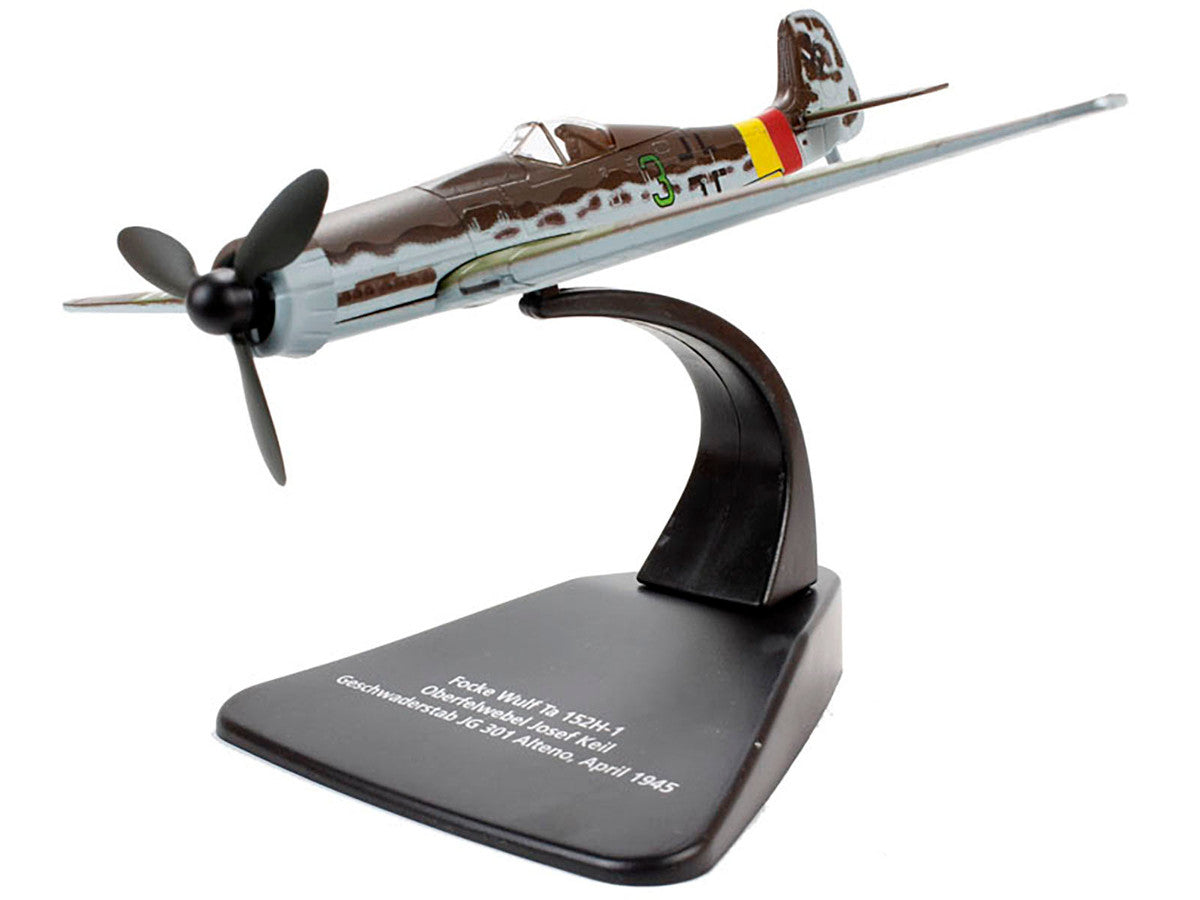 Focke-Wulf Ta 152 H-1 Fighter Plane Pilot: Oberfelwebel Josef Keil Geschwaderstab JG 301 Alteno April (1945) "Oxford Aviation" Series 1/72 Diecast Model Airplane by Oxford Diecast Oxford Diecast