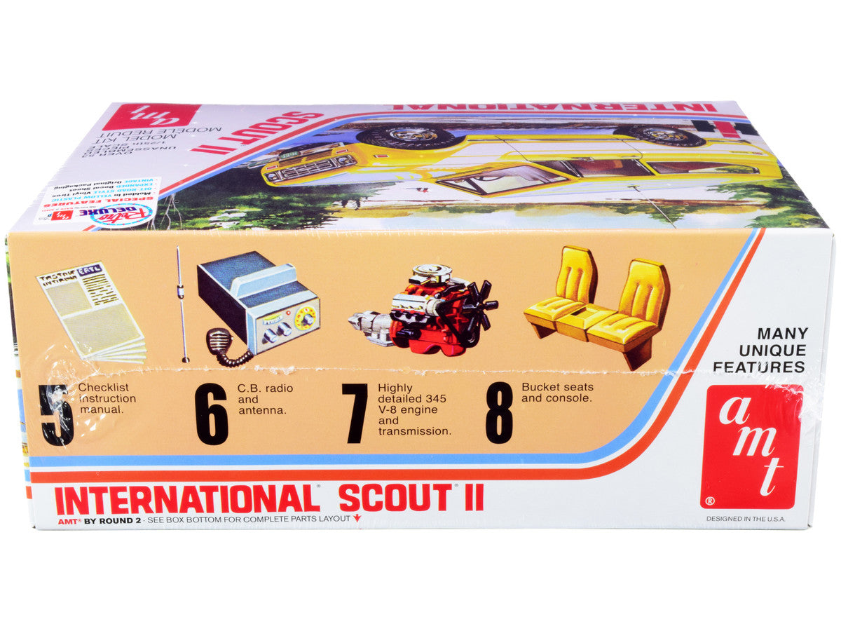 Skill 2 Model Kit IH International Harvester Scout II 1/25 Scale Model by AMT AMT