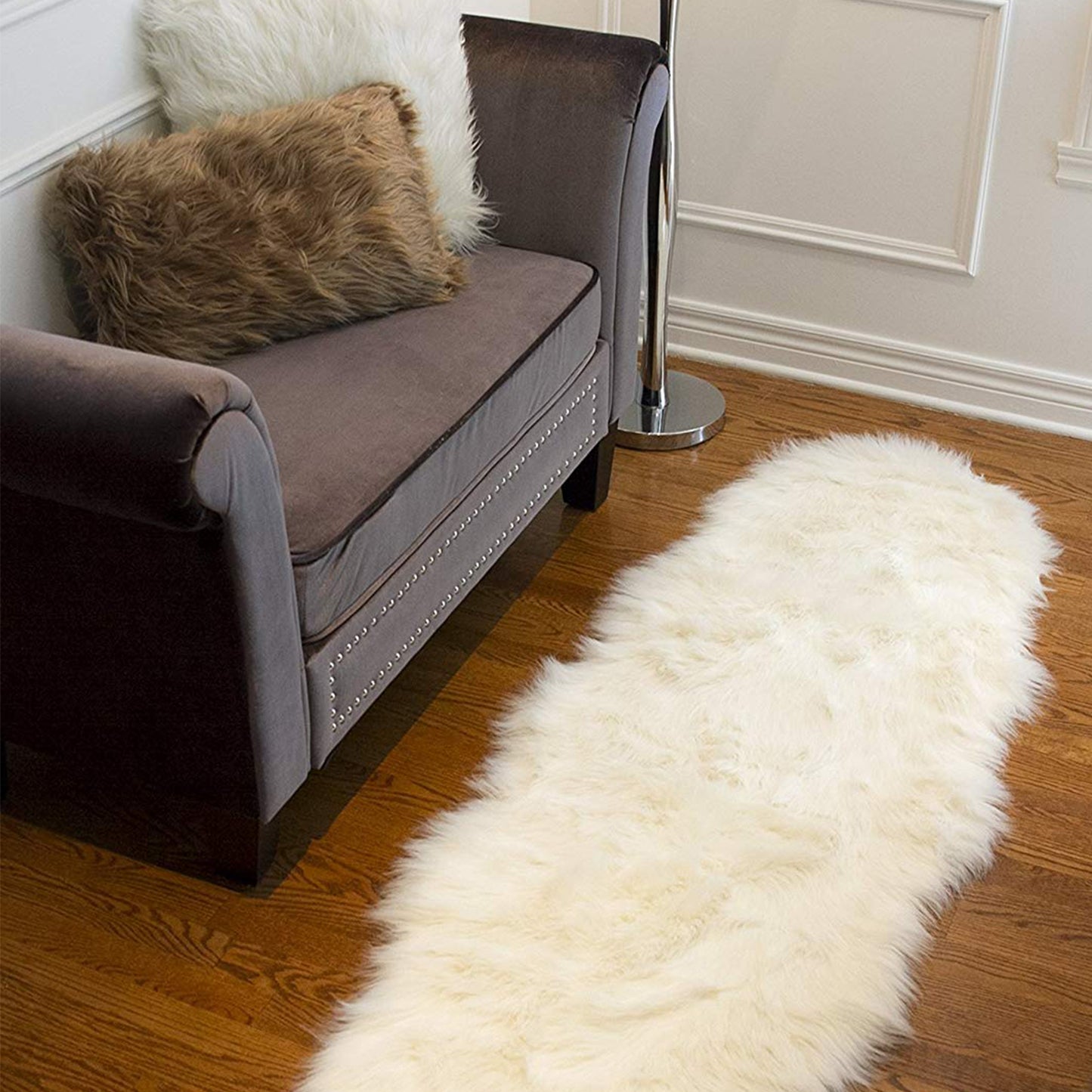 4' X 6' Off White Faux Sheepskin Washable Area Rug