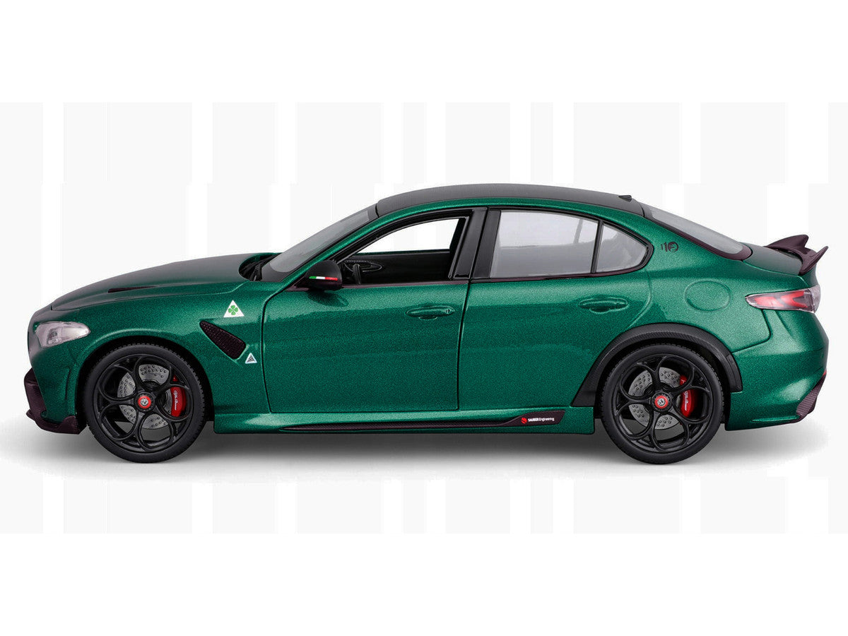 Alfa Romeo Giulia GTA Green Metallic with Carbon Top 1/18 Diecast Model Car by Bburago Bburago