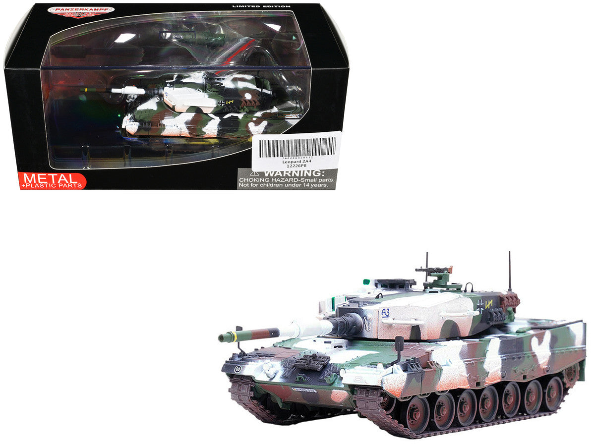 Leopard 2A4 Main Battle Tank with Snorkel "Winter Camouflage" German Army "Armor Premium" Series 1/72 Diecast Model by Panzerkampf Panzerkampf