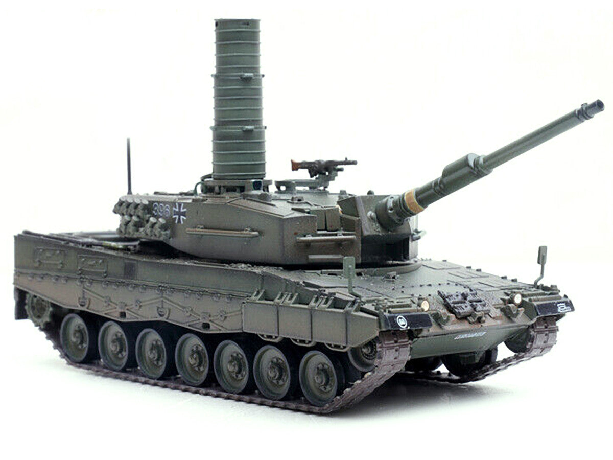 Leopard 2A4 Main Battle Tank with Snorkel "Green Camouflage" German Army "Armor Premium" Series 1/72 Diecast Model by Panzerkampf Panzerkampf