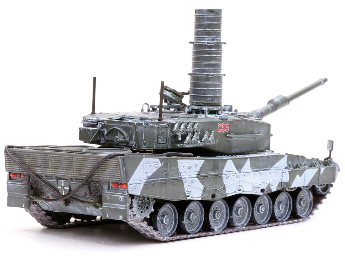 Leopard 2A4 Main Battle Tank with Snorkel "Winter Camouflage" Norwegian Army "Armor Premium" Series 1/72 Diecast Model by Panzerkampf Panzerkampf