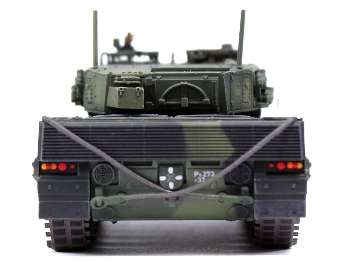 Leopard 2A4 Main Battle Tank "Finland" Finnish Army "Armor Premium" Series 1/72 Diecast Model by Panzerkampf Panzerkampf
