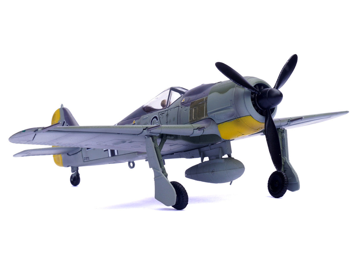 Focke-Wulf Fw 190A Aircraft "14-Victory Ace Hauptmann Wilhelm Gath Stab/JG 26 Schlageter France" (1942) German Luftwaffe 1/72 Diecast Model Airplane by Legion Legion