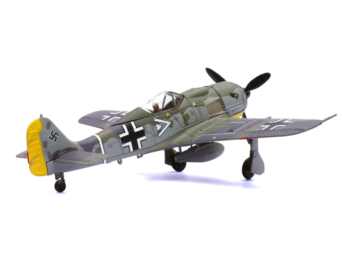 Focke-Wulf Fw 190A Aircraft "108-Victory Ace Hauptmann Hans 'Assi' Hahn Gruppenkommandeur III./JG 2 Richthofen France" (1942) German Luftwaffe 1/72 Diecast Model Airplane by Legion Legion