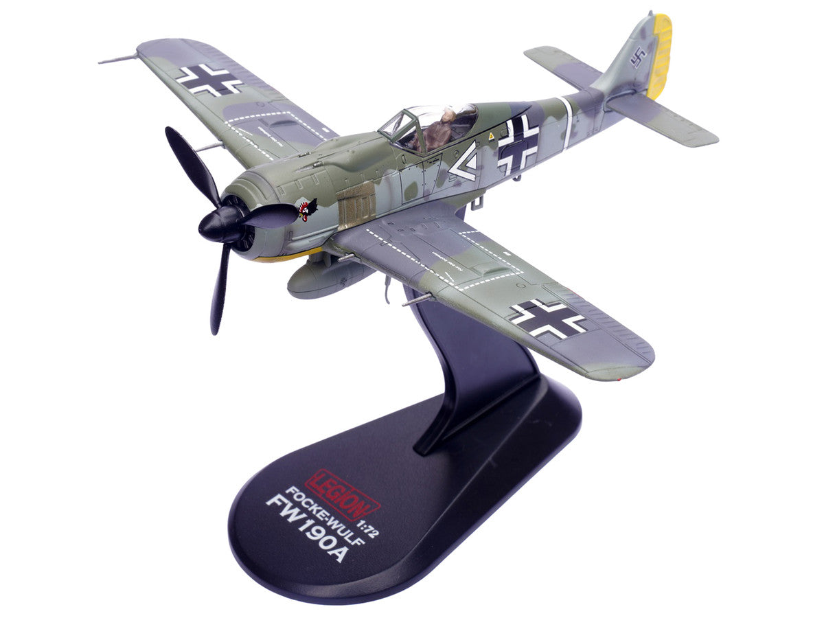 Focke-Wulf Fw 190A Aircraft "108-Victory Ace Hauptmann Hans 'Assi' Hahn Gruppenkommandeur III./JG 2 Richthofen France" (1942) German Luftwaffe 1/72 Diecast Model Airplane by Legion Legion