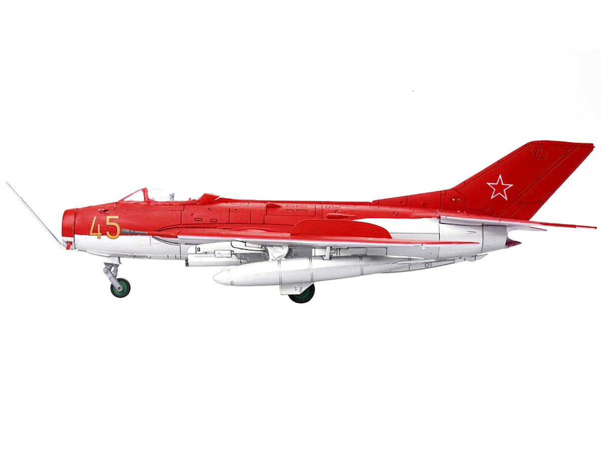 Mikoyan-Gurevich MiG-19S Farmer C Fighter Aircraft "Yellow 45" "VVS Display Team Soviet Air Force Kubinka Air Base" (1960) "Wing" Series  1/72 Diecast Model by Panzerkampf-1