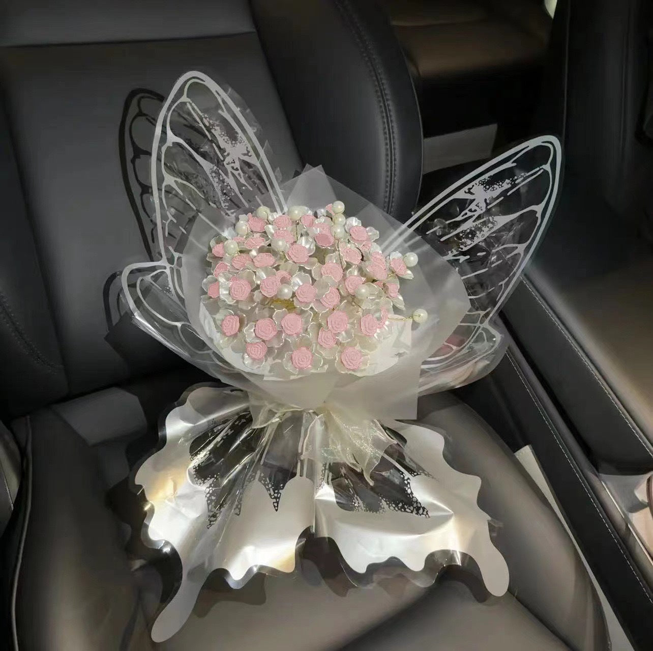 Dreamy Butterfly Rose Hand Bouquetperfect Rose Arrangement For Valentines Day Ideal As A Gift For Your Girlfriend Or Bestie CJD