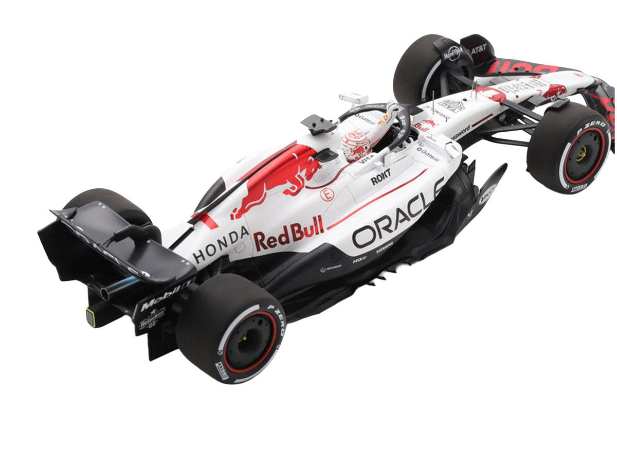 Red Bull Racing RB21 #1 Max Verstappen "Oracle Red Bull Racing" Winner Formula One F1 "Japanese GP" (2025) with Acrylic Display Case 1/18 Model Car by Spark-2