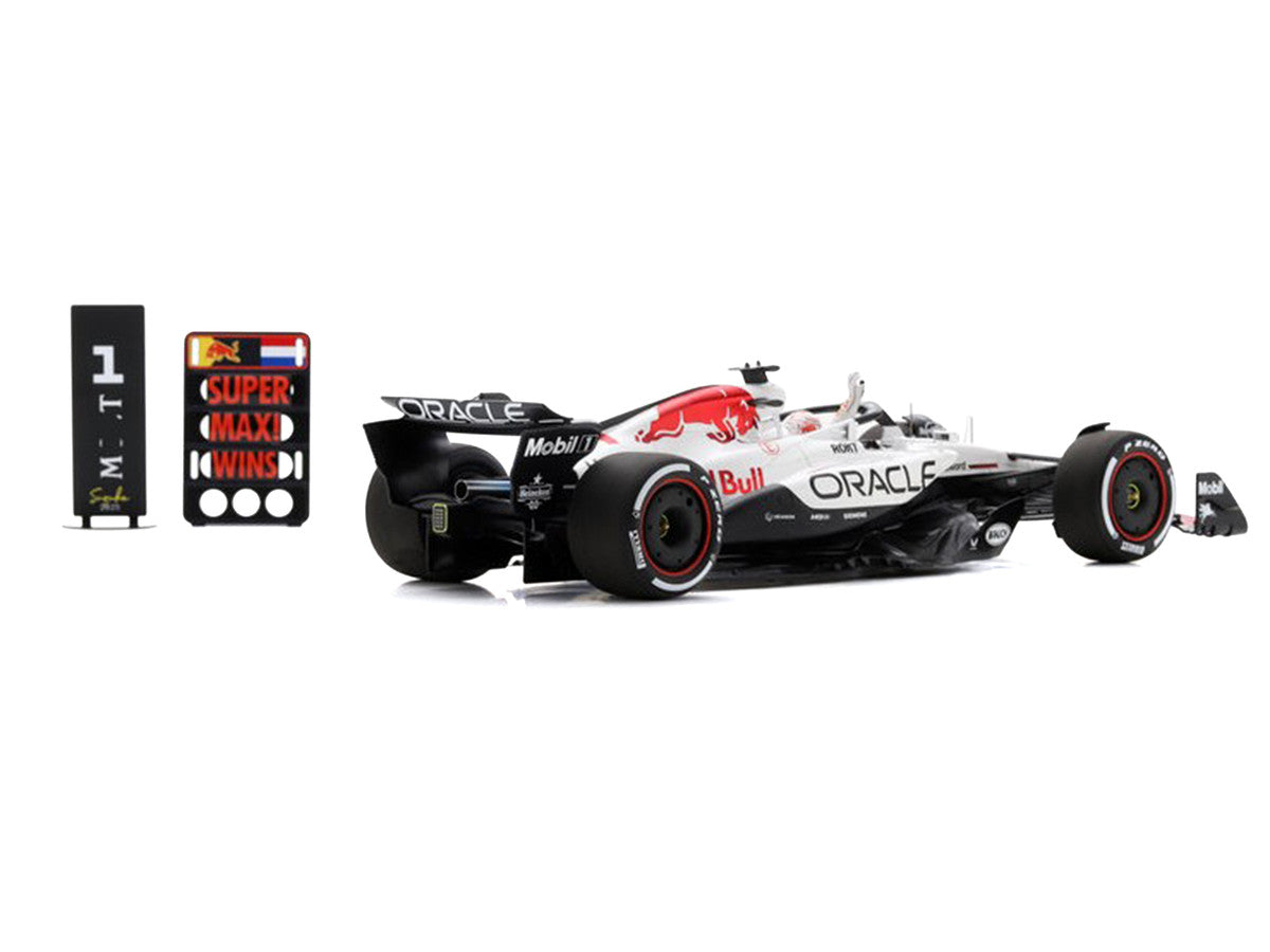 Red Bull Racing RB21 #1 Max Verstappen "Oracle Red Bull Racing" Winner Formula One F1 "Japanese GP" (2025) with Acrylic Display Case 1/18 Model Car by Spark-3