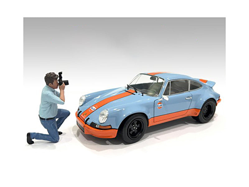 "Photographers" Figure #3 for 1/18 Scale Models by American Diorama American Diorama