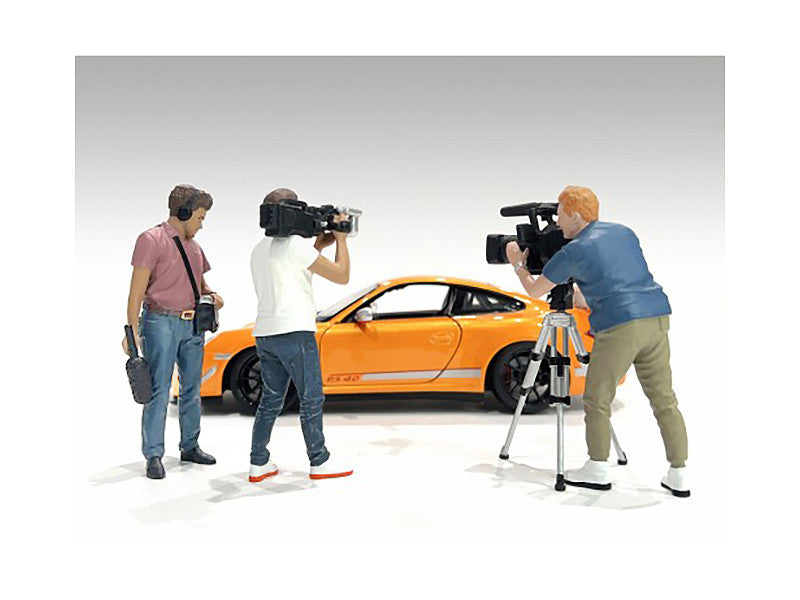"On-Air" 6 piece Figures and Accessory Set for 1/24 Scale Models by American Diorama American Diorama