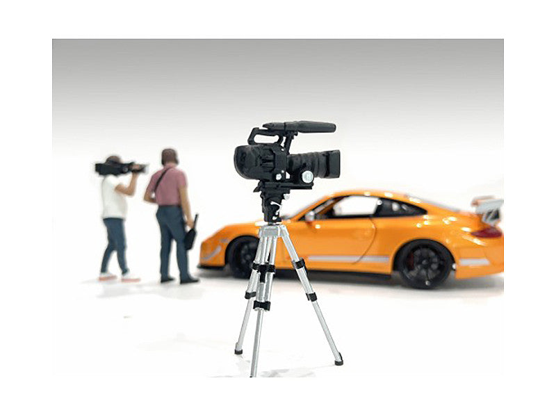 "On-Air" Figure 5 with Standing Camera for 1/24 Scale Models by American Diorama American Diorama