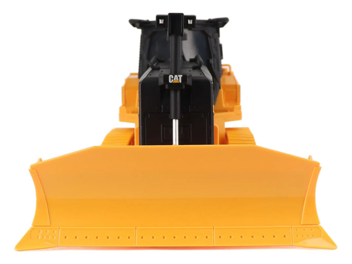 Radio Control CAT Caterpillar D7E Bulldozer Yellow "Construction RC" Series 1/24 Model by Diecast Masters Diecast Masters