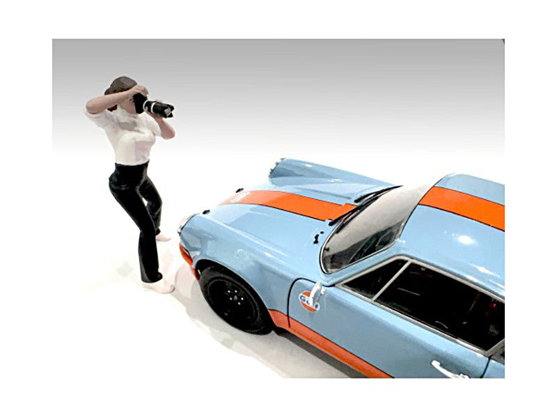 "Photographers" Figure #2 for 1/18 Scale Models by American Diorama American Diorama