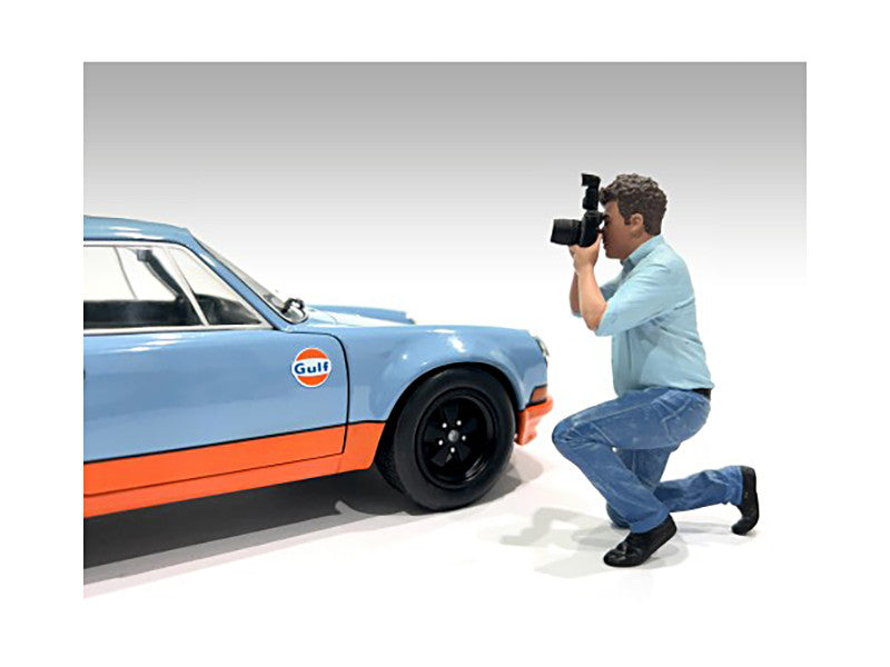 "Photographers" Figure #3 for 1/18 Scale Models by American Diorama American Diorama
