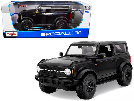 2021 Ford Bronco Wildtrak Black Metallic with Dark Gray Top "Special Edition" 1/18 Diecast Model Car by Maisto Maisto