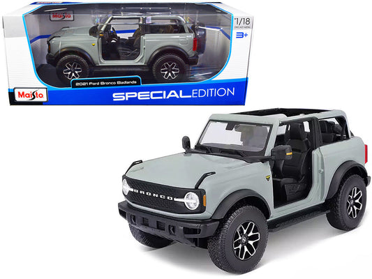 2021 Ford Bronco Badlands Light Gray "Special Edition" 1/18 Diecast Model Car by Maisto Maisto