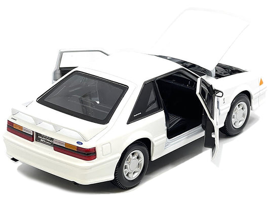 1993 Ford Mustang SVT Cobra White "Special Edition" Series 1/24 Diecast Model Car by Maisto