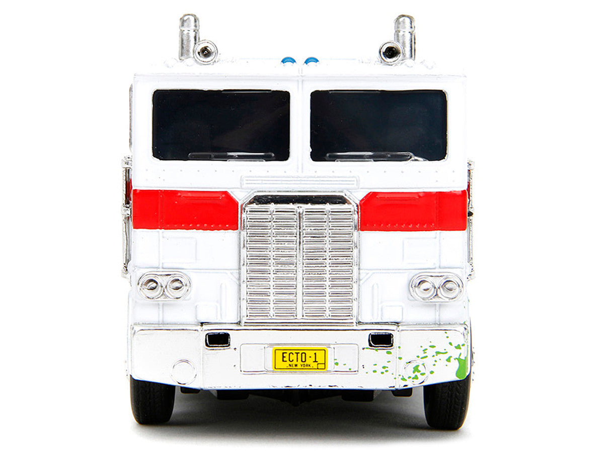 G1 Autobot Optimus Prime Truck White with Robot on Chassis from "Transformers" TV Series - "Ghostbusters" (1984) Movie Crossover "Hollywood Rides" Series Diecast Model by Jada Jada