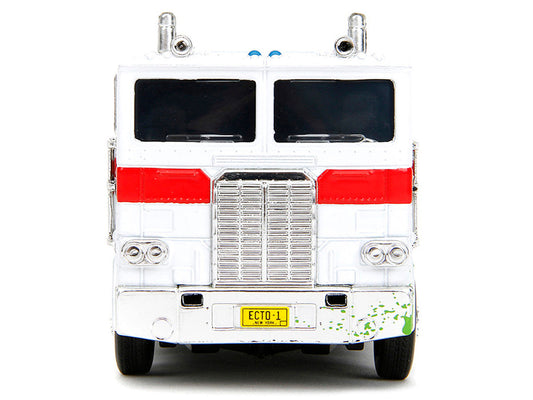G1 Autobot Optimus Prime Truck White with Robot on Chassis from "Transformers" TV Series - "Ghostbusters" (1984) Movie Crossover "Hollywood Rides" Series Diecast Model by Jada Jada