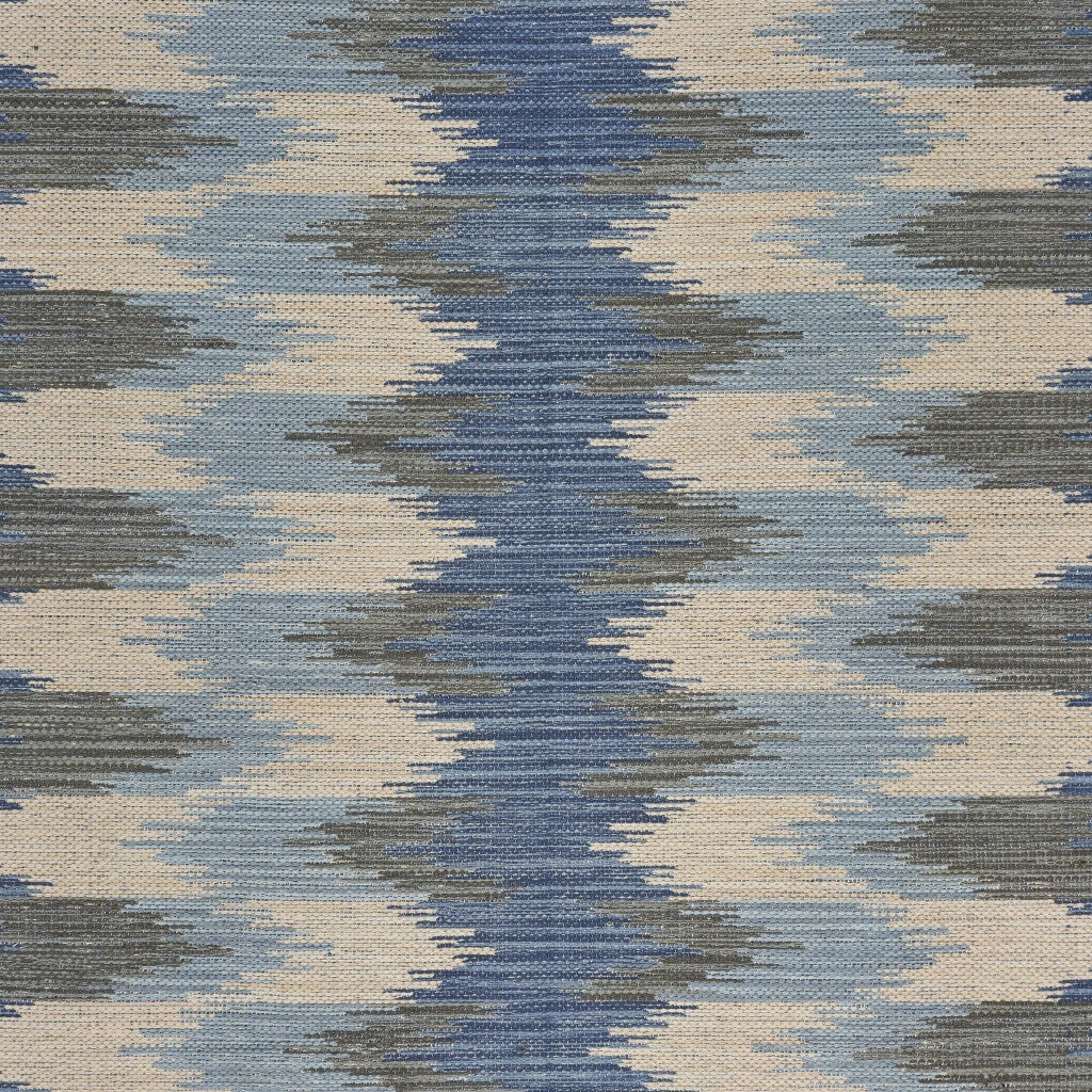 5' x 7' Blue and Cream Ikat Pattern Area Rug