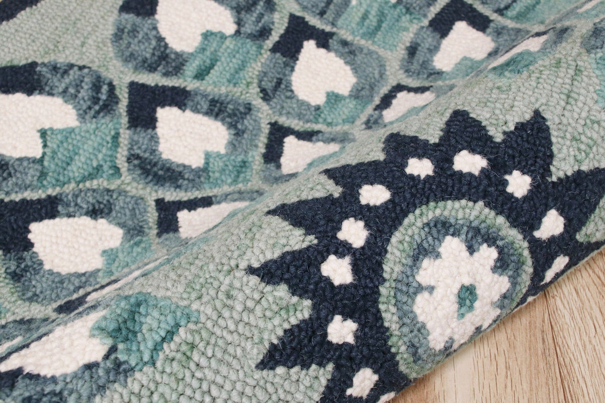 4' Round Blue and White Floral Feather Area Rug W2B