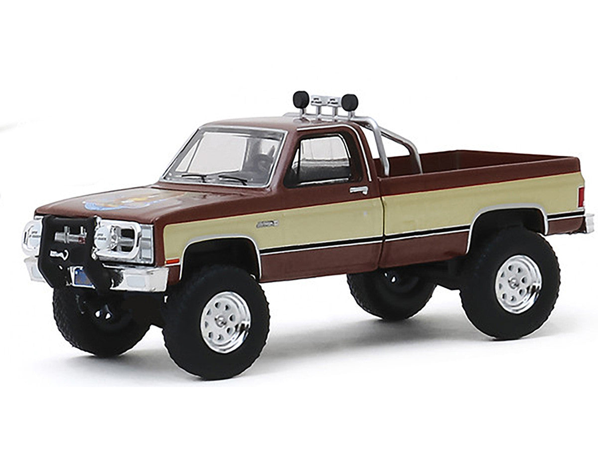 1982 GMC K-2500 Pickup Truck Brown Metallic with Gold Stripes "Fall Guy Stuntman Association" "The Fall Guy" (1981-1986) TV Series "Hollywood Series" Release 26 1/64 Diecast Model Car by Greenlight-1
