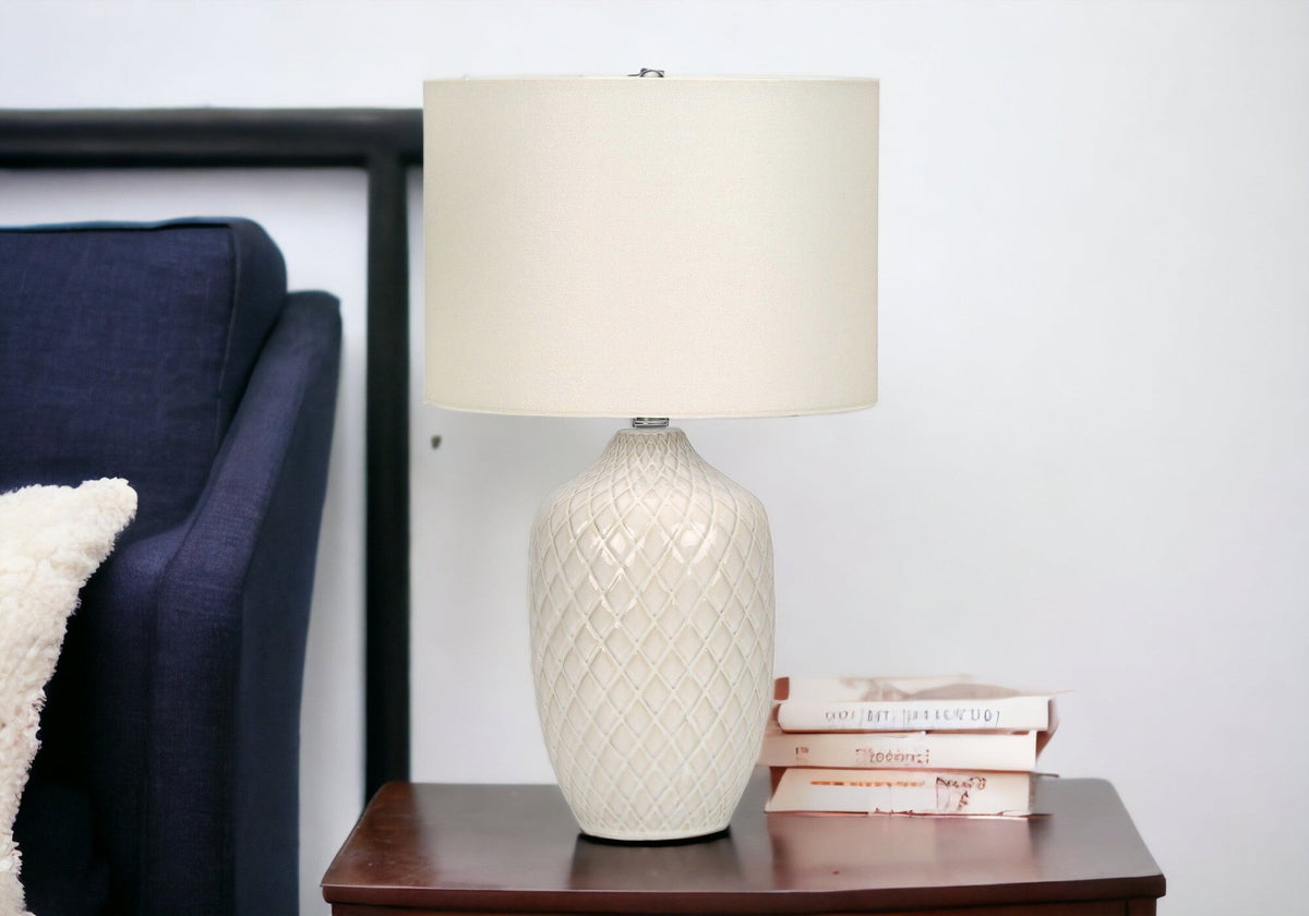 25" Cream Ceramic Urn Table Lamp With Cream Drum Shade W2B