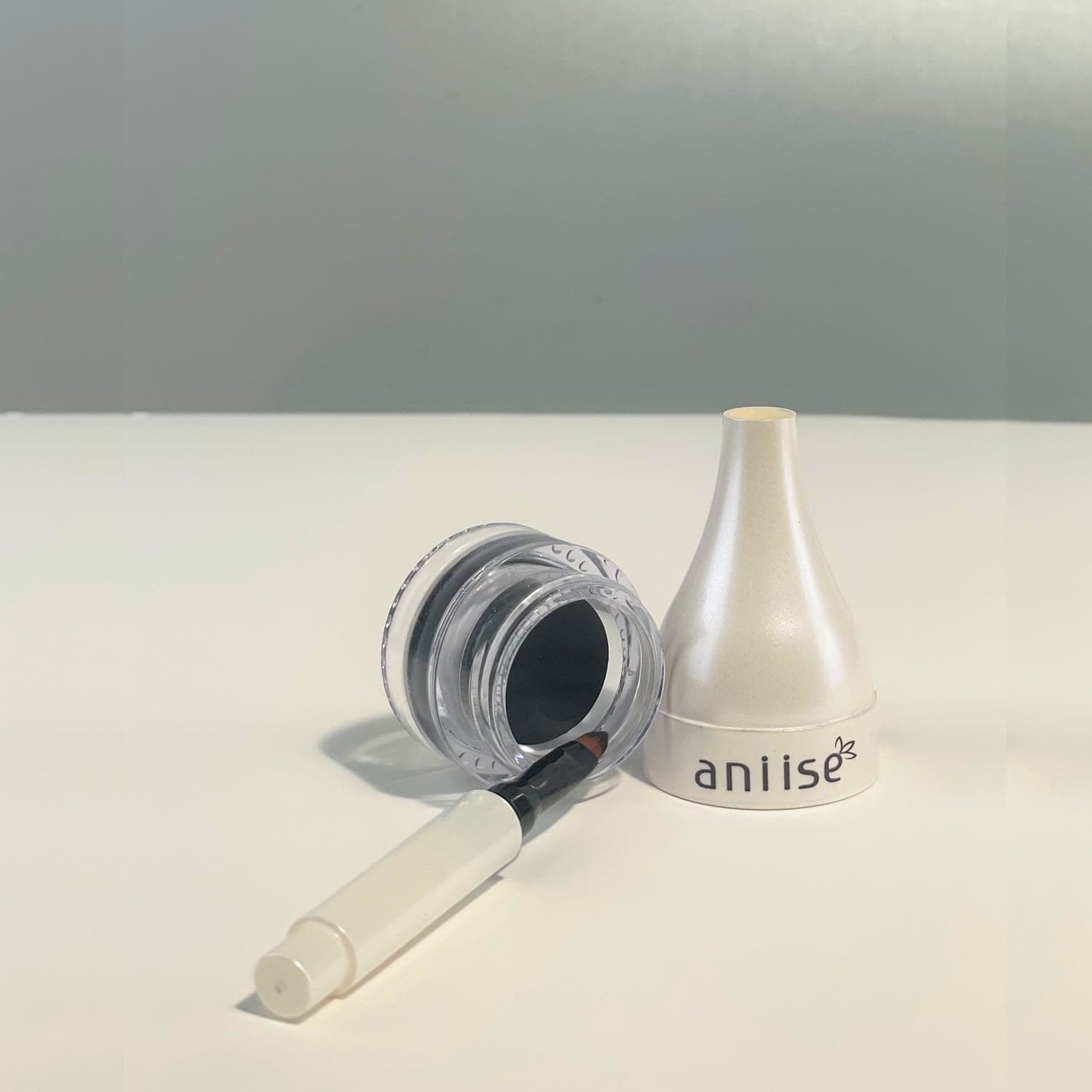 Gel Eyeliner with Built-in Brush LuxuryLifeWay Online Store