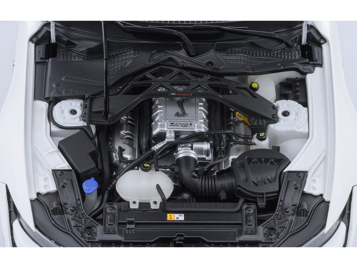 Ford Mustang Shelby GT500 Oxford White with Black Stripes 1/18 Model Car by Autoart Autoart