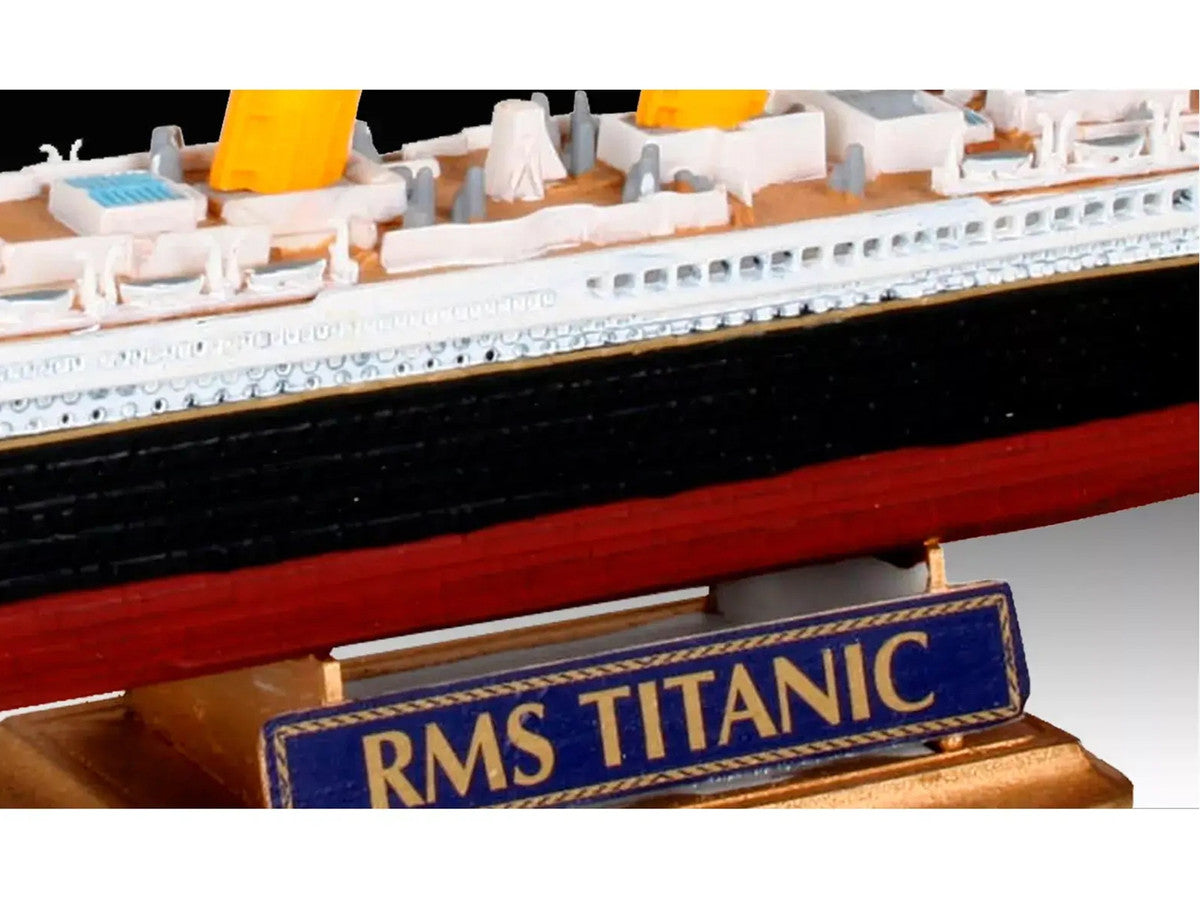 Level 4 Model Kit R.M.S. Titanic All-Included Kit 1/1200 Scale Model by Revell Revell