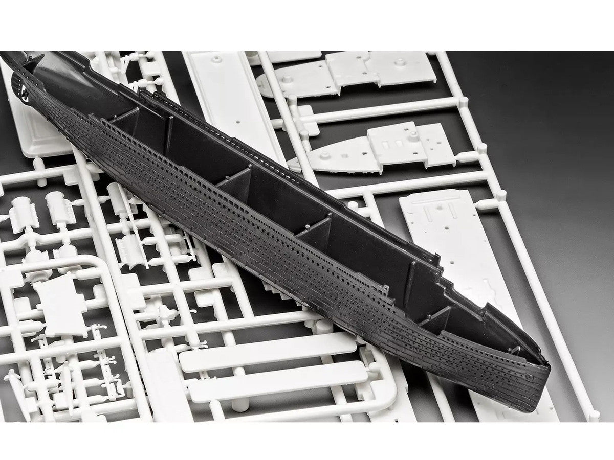 Level 4 Model Kit R.M.S. Titanic All-Included Kit 1/1200 Scale Model by Revell Revell