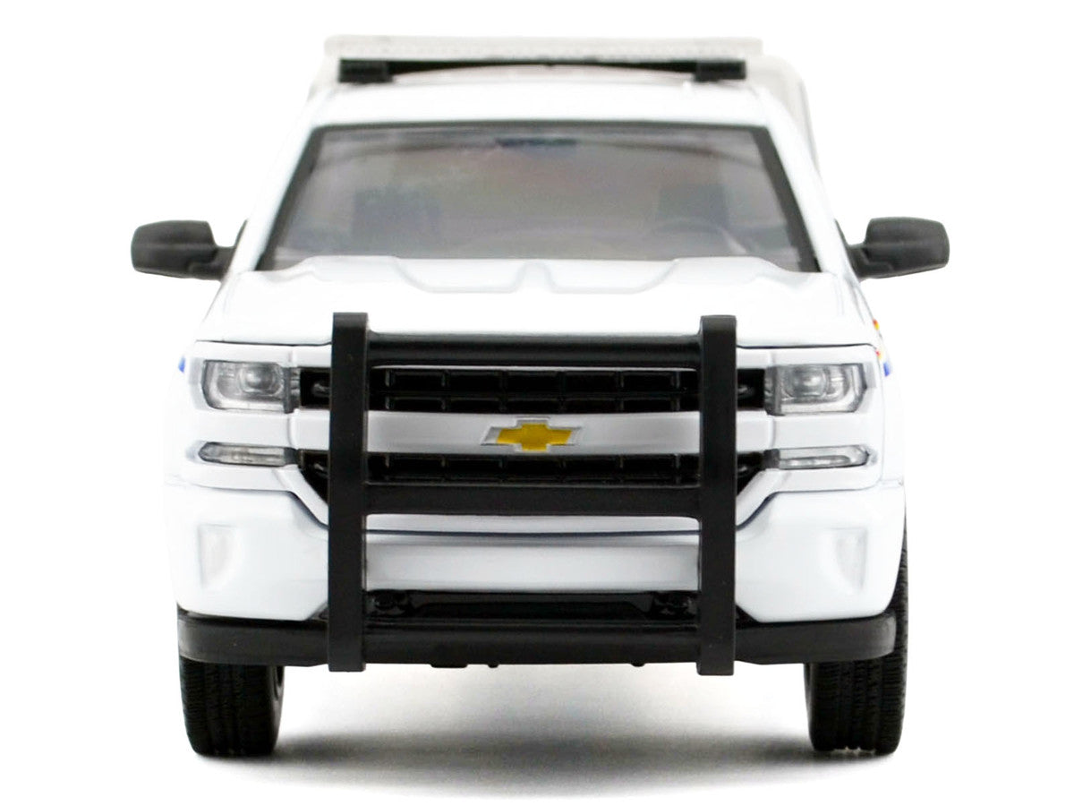 2017 Chevrolet Silverado 1500 LT Z71 Crew Cab Pickup Truck with Camper Box "Royal Canadian Mounted Police" White "Law Enforcement and Public Service" Series 1/27 Diecast Model Car by Motormax Motormax