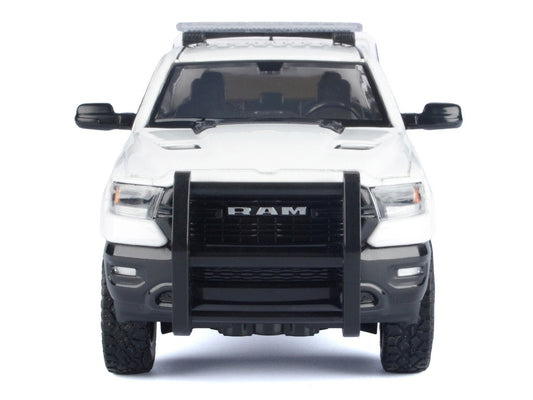 2019 RAM 1500 Laramie Crew Cab Pickup Truck with Truck Bed Camper White "Custom Builder's Kit" Series 1/27 Diecast Model Car by Motormax Motormax